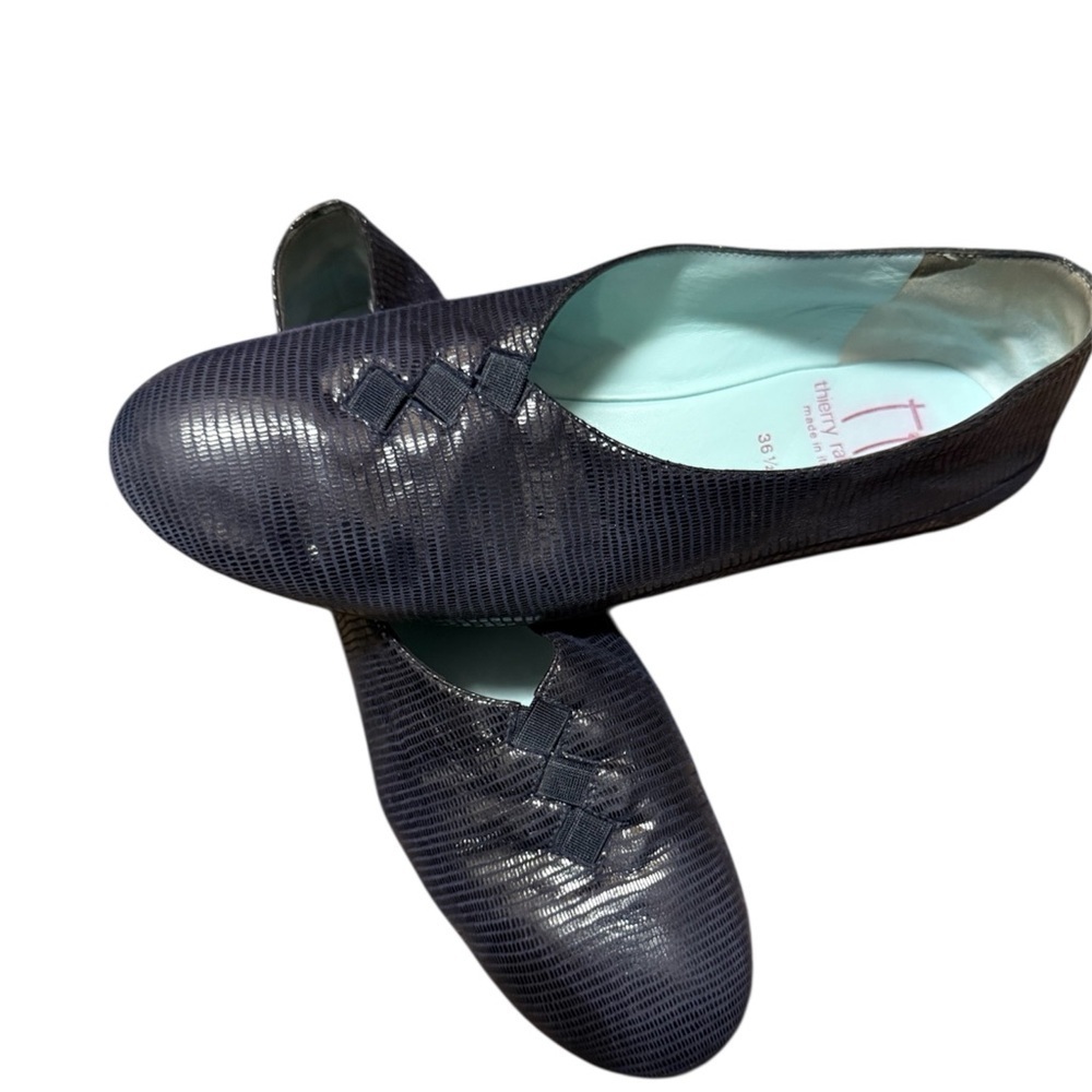 Thierry Rabotin 6.5 (36.5) Navy Textured Flats in very very good condition